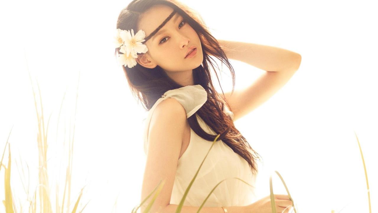 韓國男女在房間里玩拔蘿卜的游戲:  刺激的競爭與默契的考驗
