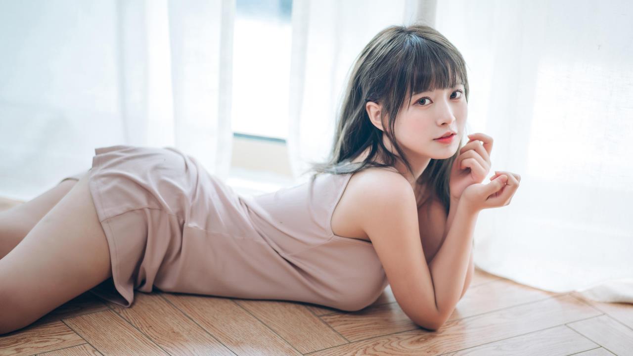 法國(guó)小女仆電影:  隱藏在奢華背后的陰暗